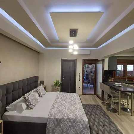 Rika'S Luxury Seaside Apartment Chania  Exterior photo