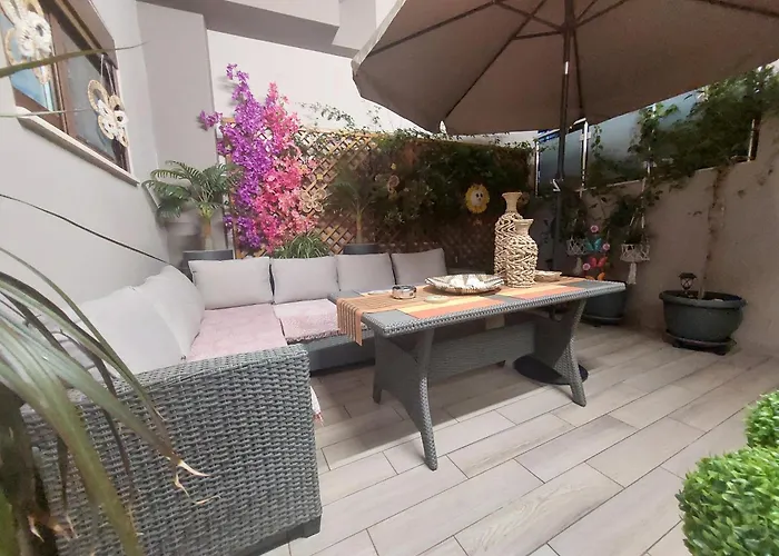 Rika\'S Luxury Seaside Apartment